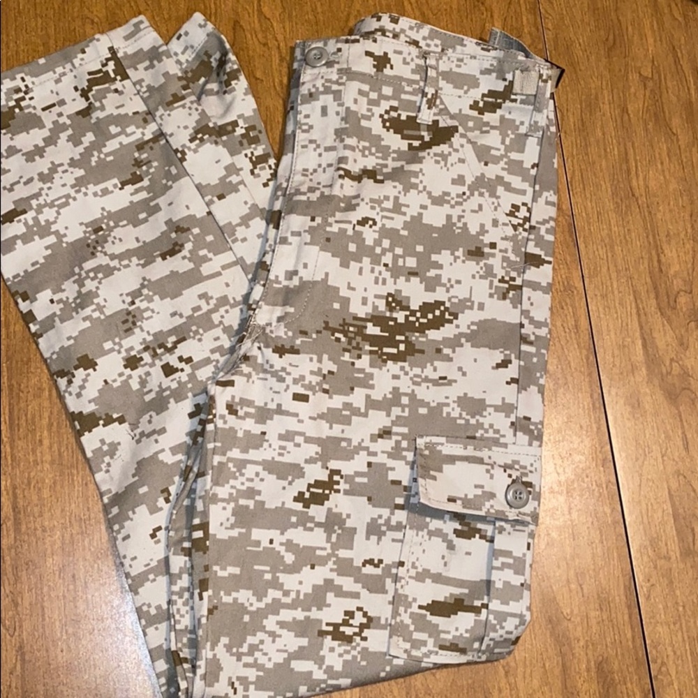 Camouflage digitized pants